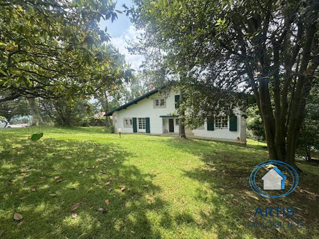 Vente Maison 8 pièces 183 m2 Saint Jean de Luz