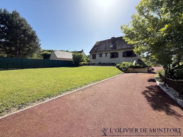 Vente Maison 8 pièces 195 m2 Montfort l'Amaury