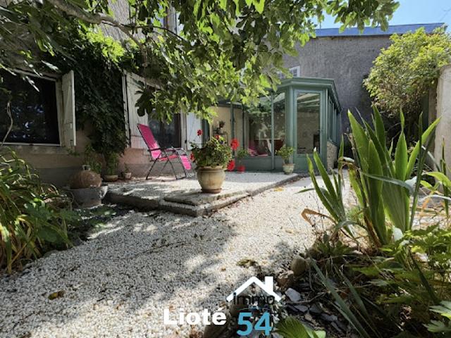 Vente Maison 8 pièces 195 m2 Brémoncourt