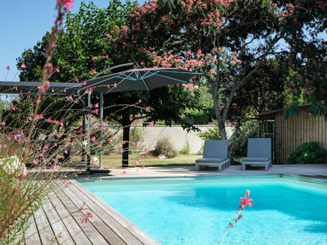 Vente Maison 8 pièces 196 m2 Merignac