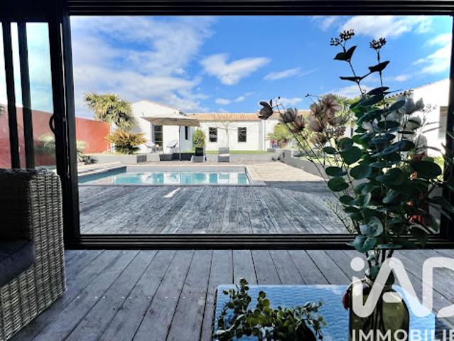 Vente Maison 8 pièces 196 m2 Bourgneuf