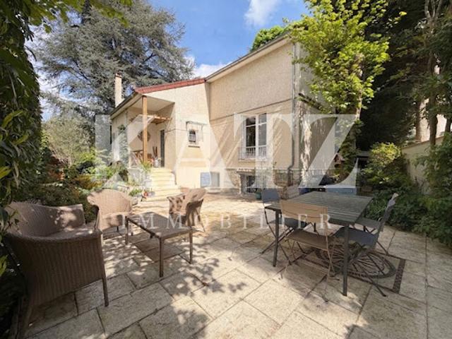 Vente Maison 8 pièces 197 m2 Garches