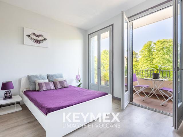 Vente Maison 8 pièces 197 m2 Riom
