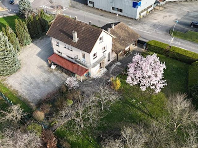Vente Maison 8 pièces 198 m2 Lons le Saunier