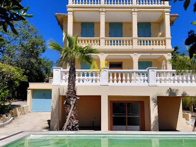Vente Maison 8 pièces 198 m2 Saint raphael