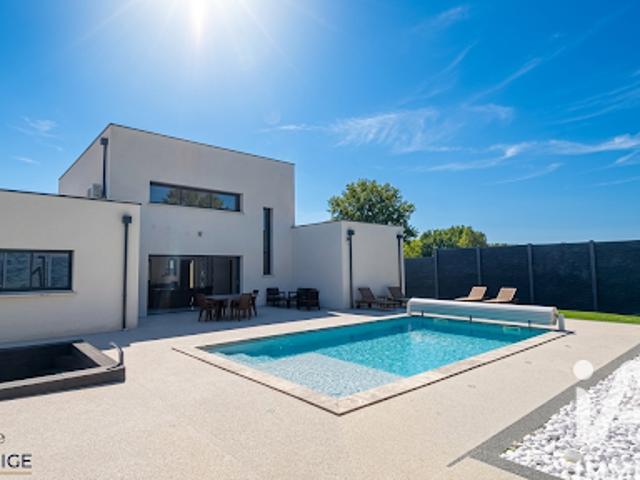 Vente Maison 8 pièces 190 m2 Bourges