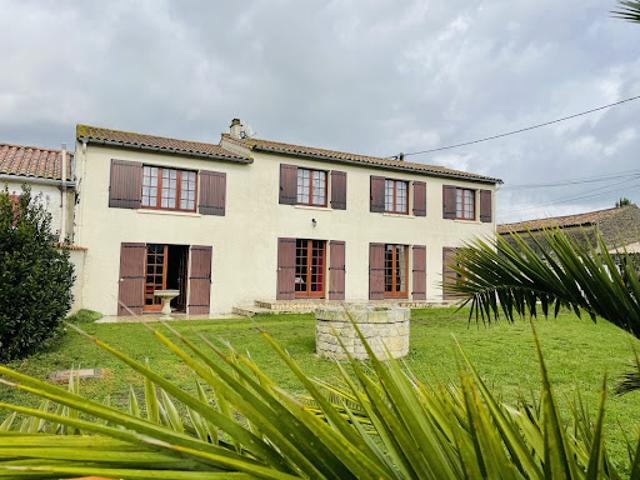 Vente Maison 8 pièces 204 m2 Barzan