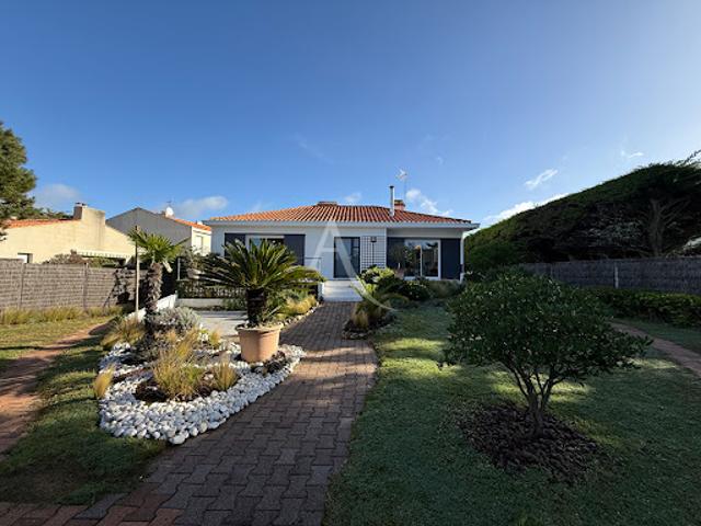 Vente Maison 8 pièces 204 m2 Saint Gilles Croix de Vie