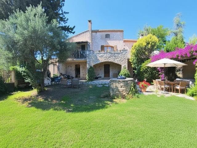 Vente Maison 8 pièces 205 m2 Robion
