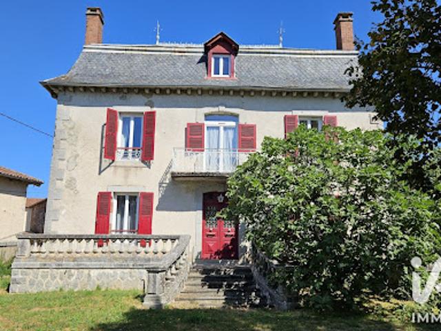 Vente Maison 8 pièces 205 m2 Saint Etienne de Maurs