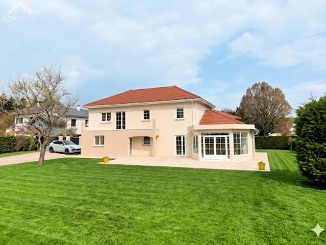 Vente Maison 8 pièces 205 m2 Saint Genis Pouilly