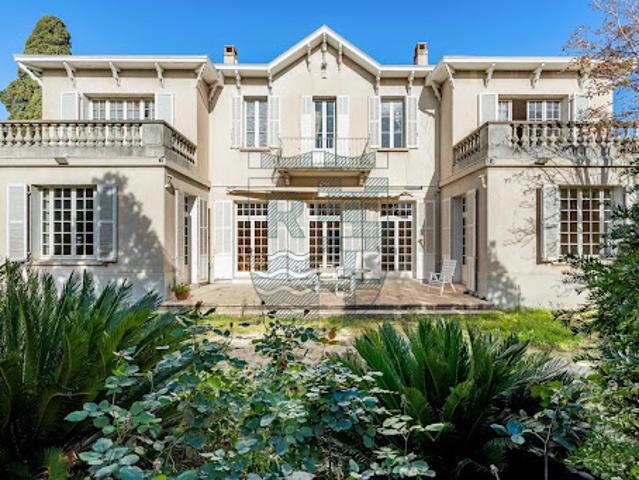 Vente Maison 8 pièces 200 m2 Marseille 12ème