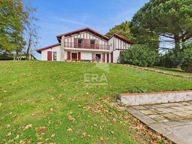 Vente Maison 8 pièces 200 m2 Hasparren