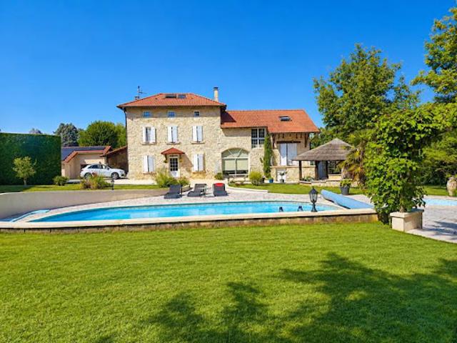 Vente Maison 8 pièces 200 m2 Saint Baudille de la Tour
