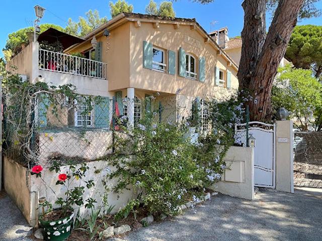 Vente Maison 8 pièces 200 m2 Saint Cyr sur Mer
