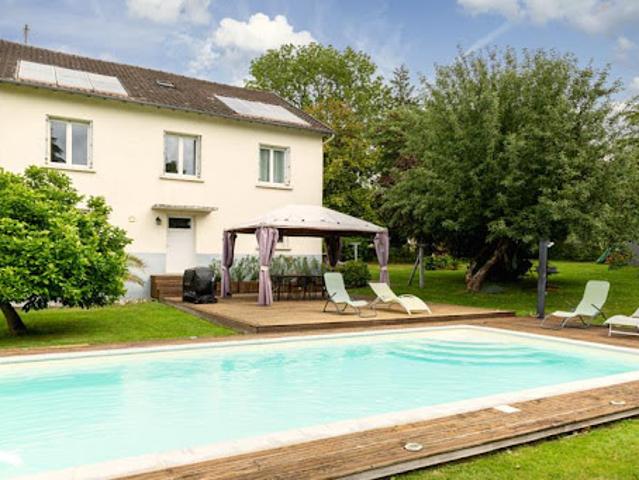 Vente Maison 8 pièces 200 m2 Saint Yrieix la Perche