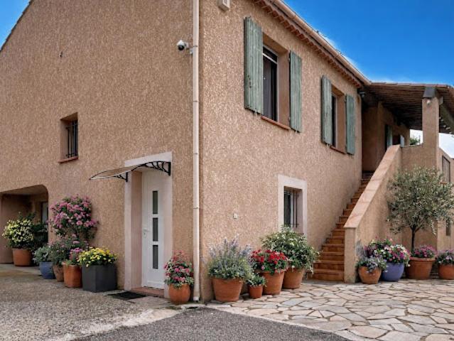 Vente Maison 8 pièces 200 m2 Villeneuve