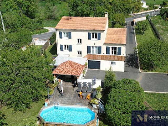 Vente Maison 8 pièces 201 m2 Angouleme