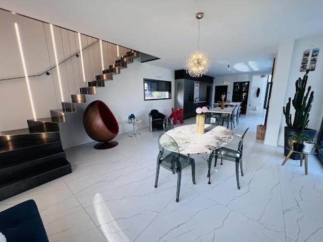 Vente Maison 8 pièces 201 m2 Cesson sevigne