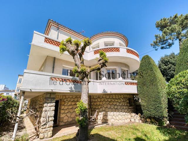 Vente Maison 8 pièces 201 m2 Royan