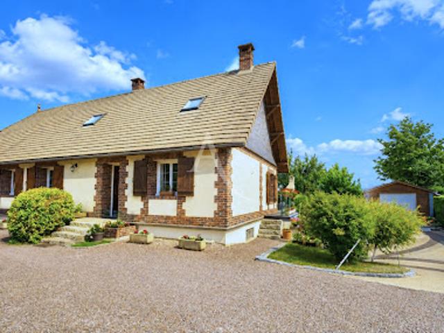 Vente Maison 8 pièces 203 m2 Etrépagny