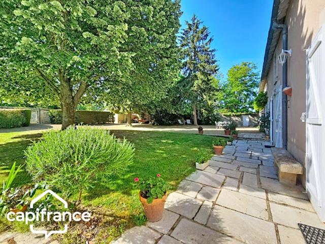 Vente Maison 8 pièces 203 m2 Saint Martin de Sanzay