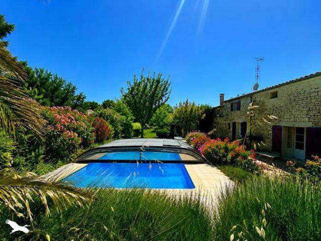 Vente Maison 8 pièces 214 m2 Meursac