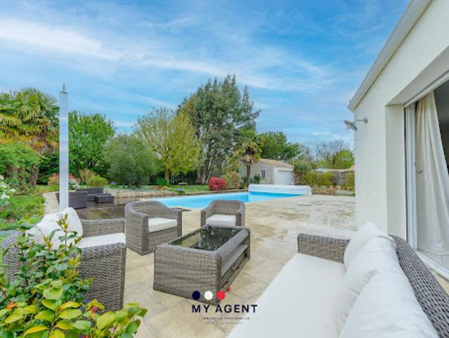 Vente Maison 8 pièces 214 m2 Lagord