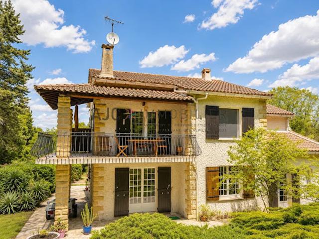 Vente Maison 8 pièces 214 m2 Saint Etienne du Grès