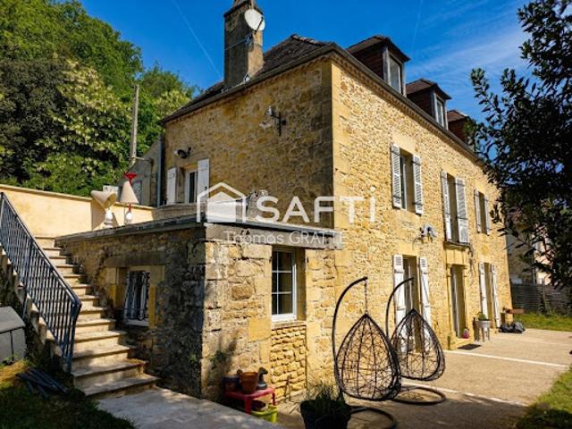 Vente Maison 8 pièces 214 m2 Vitrac