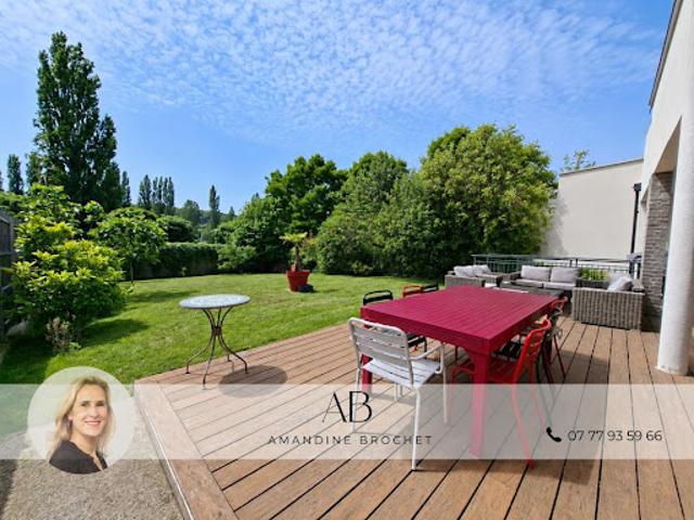 Vente Maison 8 pièces 215 m2 Marnes la Coquette