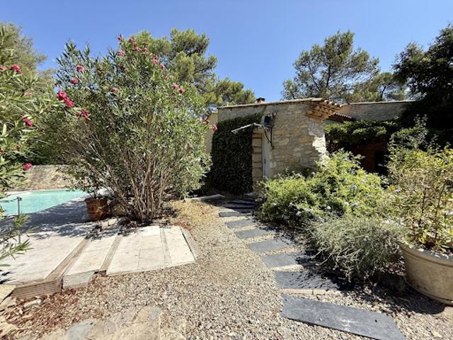 Vente Maison 8 pièces 215 m2 Nimes