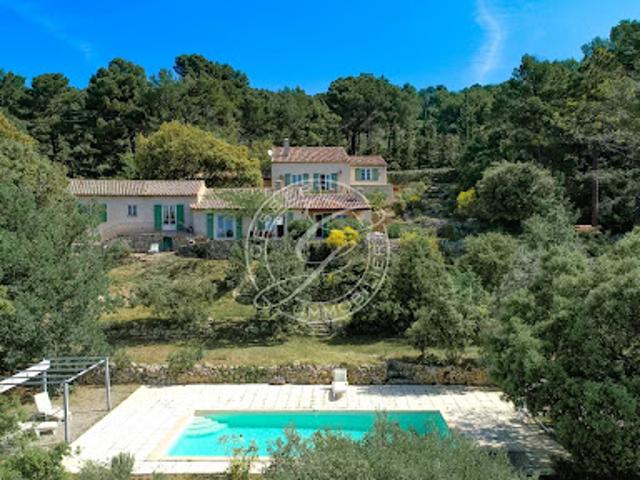 Vente Maison 8 pièces 215 m2 Tourtour