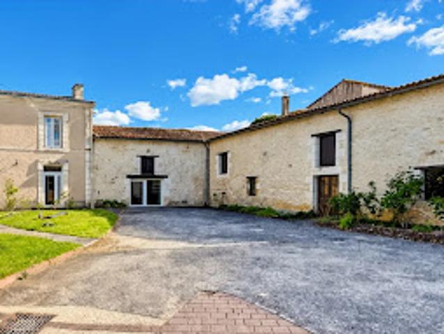 Vente Maison 8 pièces 216 m2 Neuville de Poitou