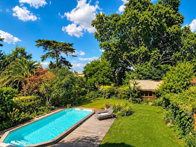 Vente Maison 8 pièces 216 m2 Le Bouscat