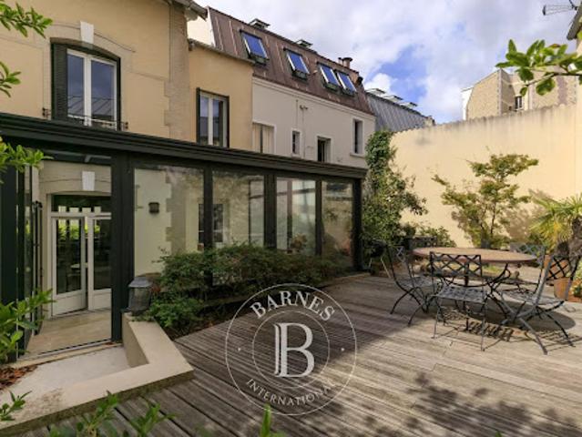 Vente Maison 8 pièces 218 m2 La Garenne Colombes