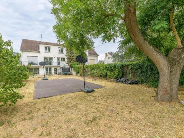 Vente Maison 8 pièces 218 m2 Saint Pierre des Corps