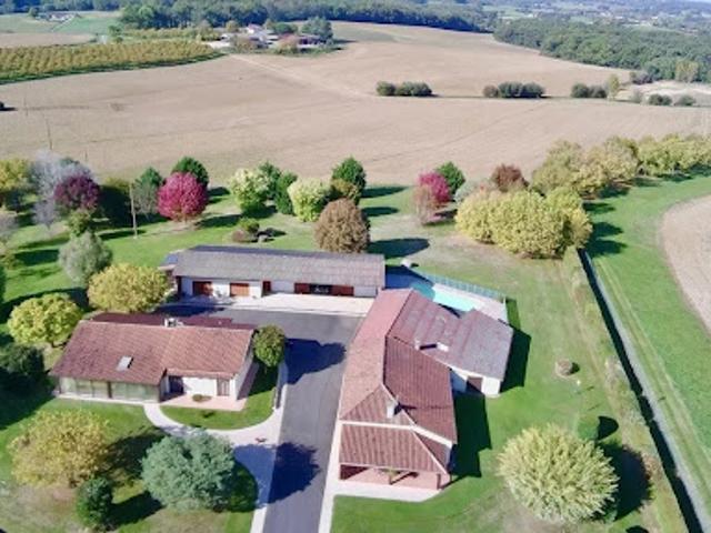 Vente Maison 8 pièces 218 m2 Villeréal