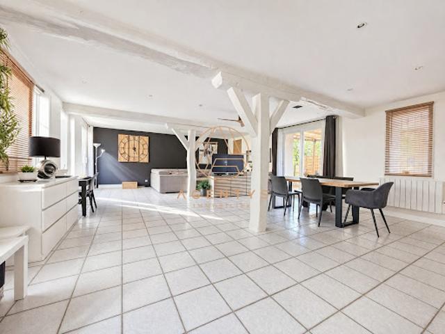 Vente Maison 8 pièces 219.8 m2 Noisy le Grand