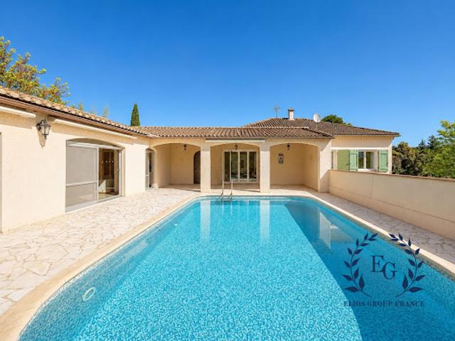 Vente Maison 8 pièces 210 m2 Aubais
