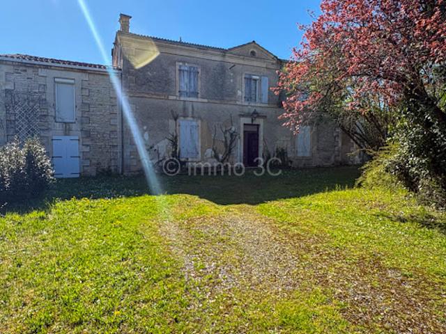 Vente Maison 8 pièces 210 m2 Aiffres