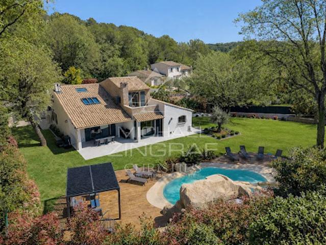 Vente Maison 8 pièces 210 m2 Roquefort les Pins