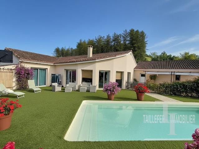 Vente Maison 8 pièces 210 m2 Saint Astier