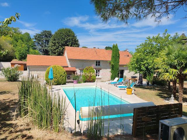 Vente Maison 8 pièces 210.59 m2 Antogny le Tillac