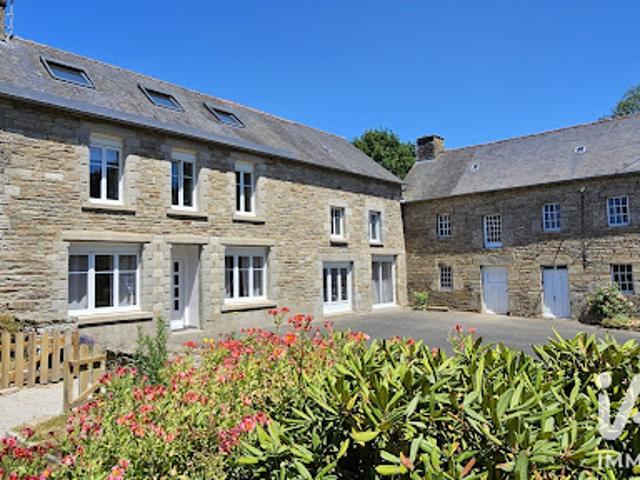 Vente Maison 8 pièces 211 m2 Plouguenast