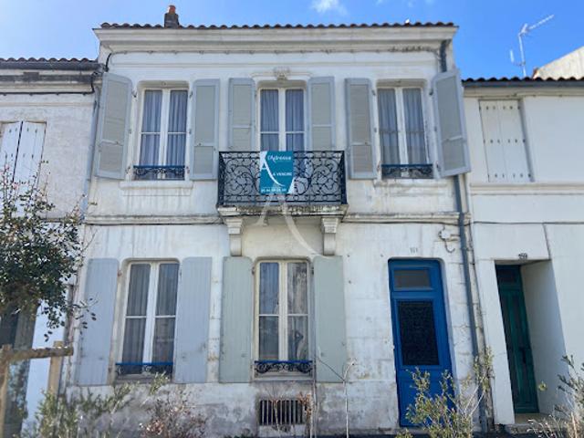 Vente Maison 8 pièces 212 m2 Rochefort