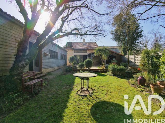Vente Maison 8 pièces 212 m2 Saint Fraigne