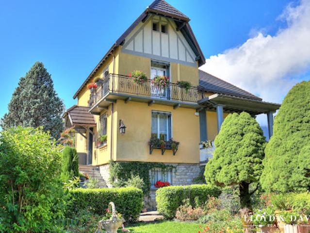 Vente Maison 8 pièces 212 m2 Saint Pierre d'Albigny