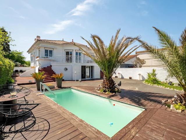 Vente Maison 8 pièces 213 m2 Le Haillan