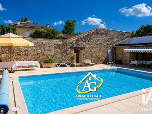 Vente Maison 8 pièces 224 m2 Septfonds